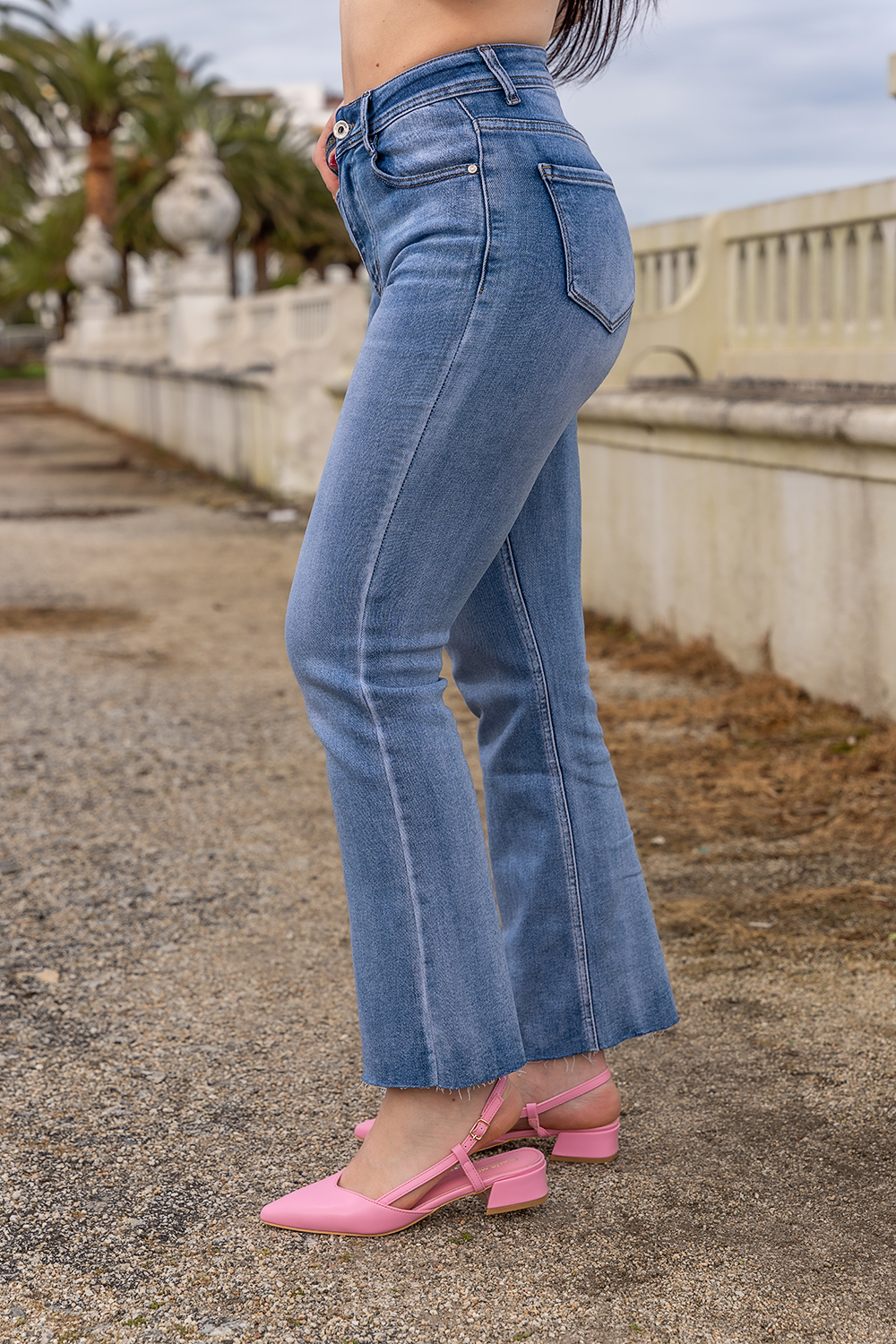Jeans mini flare tiro medio